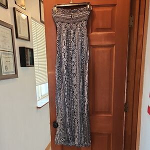 Full Tilt Black and White Cite Flirty Flowy Strapless Sundress